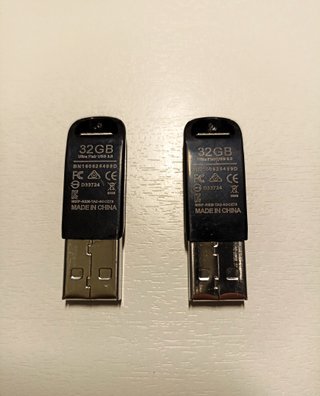 2 Pezzi SanDisk Ultra Flair Chiavetta USB 3.0 32GB