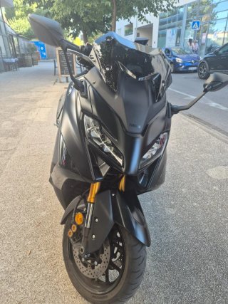 Yamaha TMAX 2023 Negro