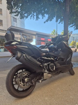 Yamaha TMAX 2023 Negro