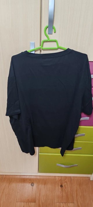 Camiseta SHEIN Negra Alien