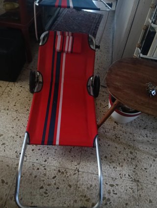 Lettino con ruote per spiaggia/giardino