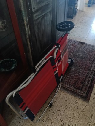 Lettino con ruote per spiaggia/giardino