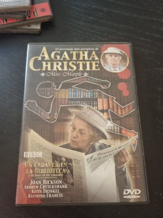 DVD Agatha Christie: Un Cadáver en la Biblioteca