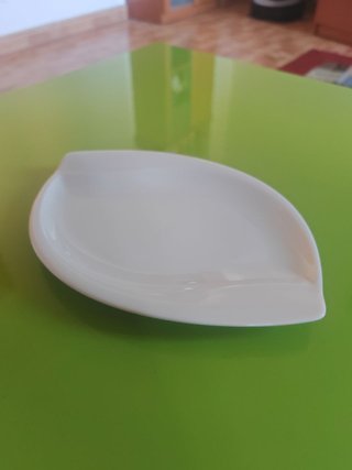 Splendido Set di Stoviglie da 18 Piatti Ovali