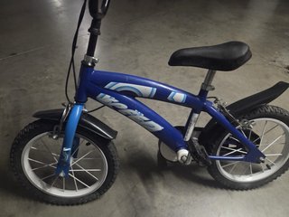 Bicicleta infantil azul