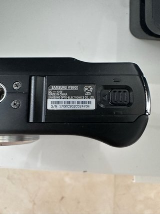 Camara samsung WB600 x15