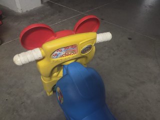 Correpasillos Moto Mickey Mouse