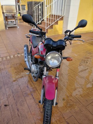 Yamaha YBR 125cc Roja, en perfecto estado.