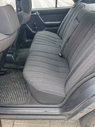 Mercedes-Benz Clase E 1988
