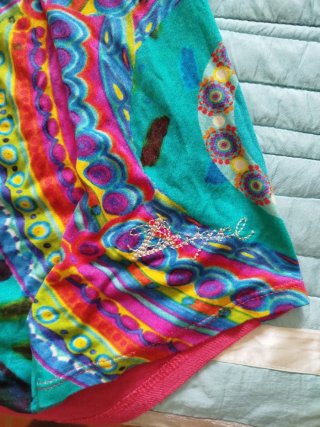 Top Desigual sin mangas drapeado multicolor