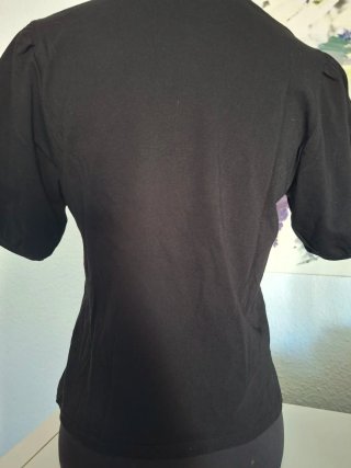 Camiseta negra mujer manga globo