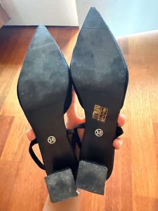 Zapatos de tacón bajo negros