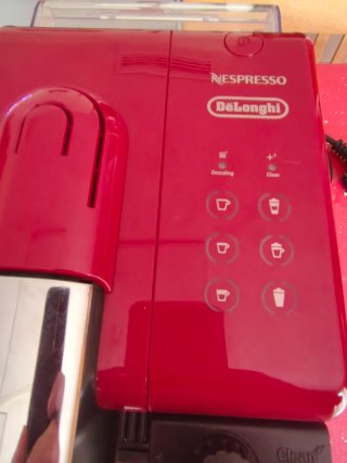 Nespresso Lattissima Touch Roja
