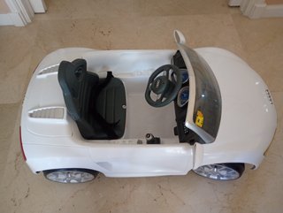 Coche eléctrico Audi R8 Spyder para niños