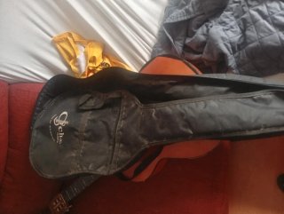 Guitarra Española Valenciana con fnda, flta cuerda