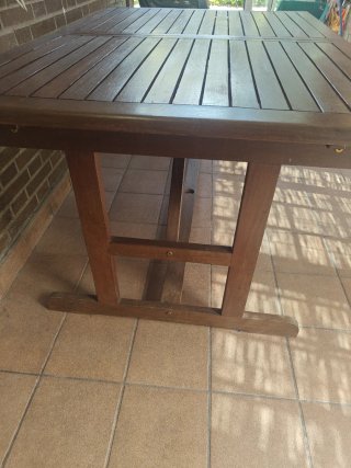 Mesa extensible de Teka comprada en Leroy Merlín.