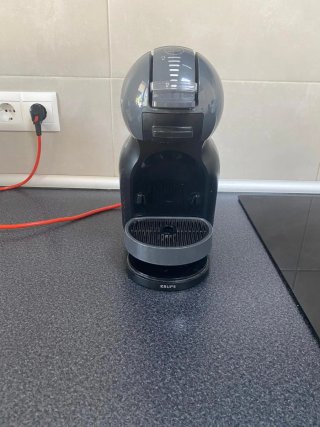 Cafetera Dolce Gusto DeLonghi Negra