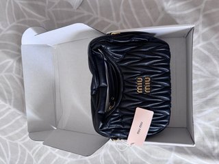Bolso Miu Miu Negro Cuero Con correa larga y corta