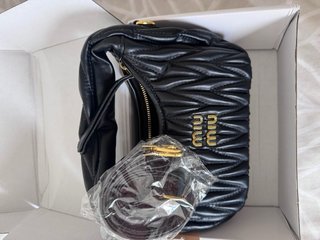 Bolso Miu Miu Negro Cuero Con correa larga y corta