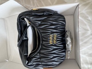 Bolso Miu Miu Negro Cuero Con correa larga y corta