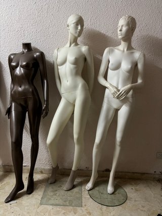 9 Maniquíes Mujer Beige