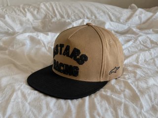 Gorra Alpinestars Racing beige negra visera plana