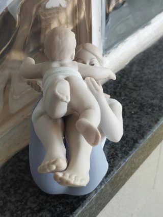 Statuine in porcellana fine "Royal Class"