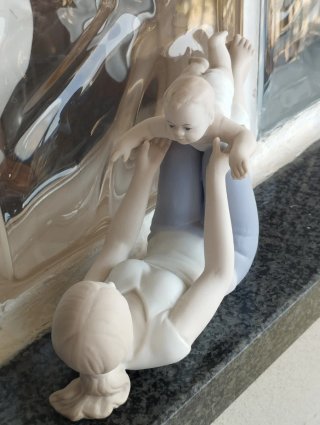 Statuine in porcellana fine "Royal Class"