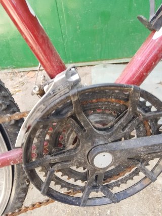 Bicicleta de montaña roja