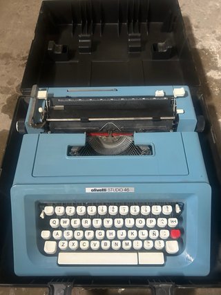 Máquina de escribir Olivetti Studio 46