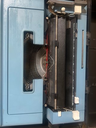 Máquina de escribir Olivetti Studio 46