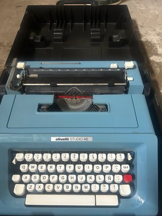 Máquina de escribir Olivetti Studio 46