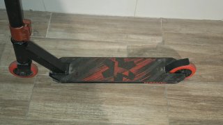 Patinete Tijuana Negro y Rojo