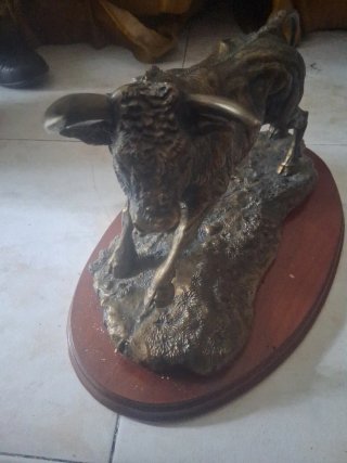 Figura de Toro Bronce