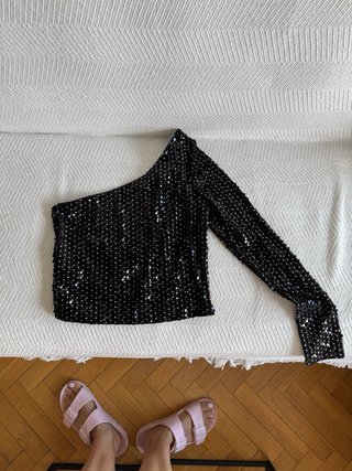 Top Lentejuelas Asimétrico Mango Negro