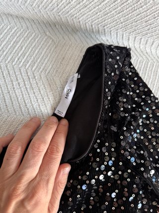 Top Lentejuelas Asimétrico Mango Negro