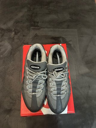 Nike Air Max 95 Talla 42 Gris/Negro