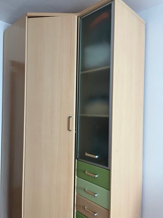 Armario ropero rinconera madera y cristal.