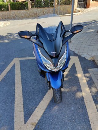Honda Forza 350cc maxi scooter