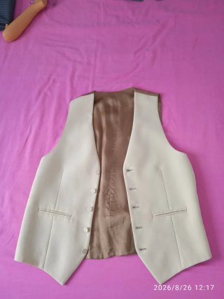 Chaqué negro y gris en impecable estado.