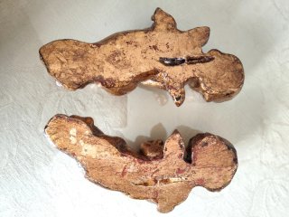 2 angelitos escayola y pintados con pan de oro