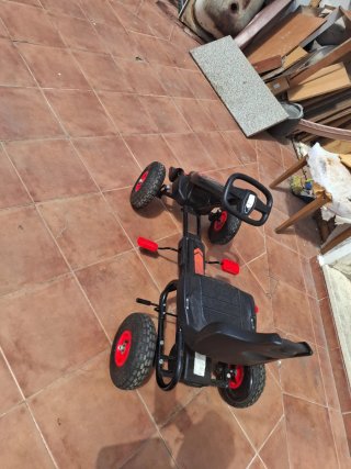 Coche de pedales infantil Super Power