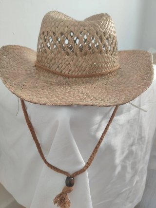 Sombrero cowboy paja con cordón y detalle