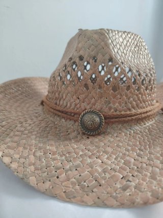 Sombrero cowboy paja con cordón y detalle