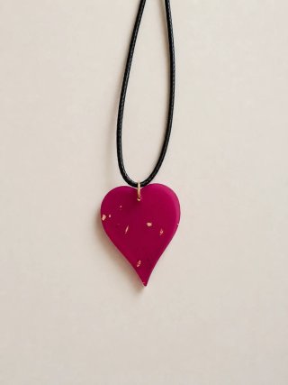 Colgante Corazón Rosa con Detalles Dorados
