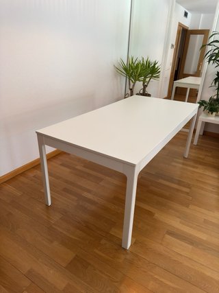 Mesa extensible IKEA blanca 180-240