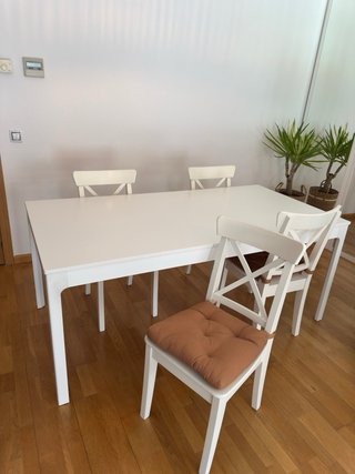 Mesa extensible IKEA blanca 180-240