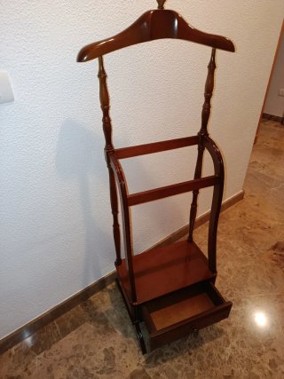 Galán de noche de madera