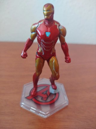 Gorra y Figuras Superhéroes Marvel