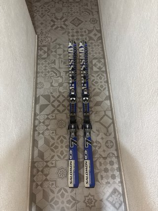 Esquís de esquí alpino Salomon (precio negociable)